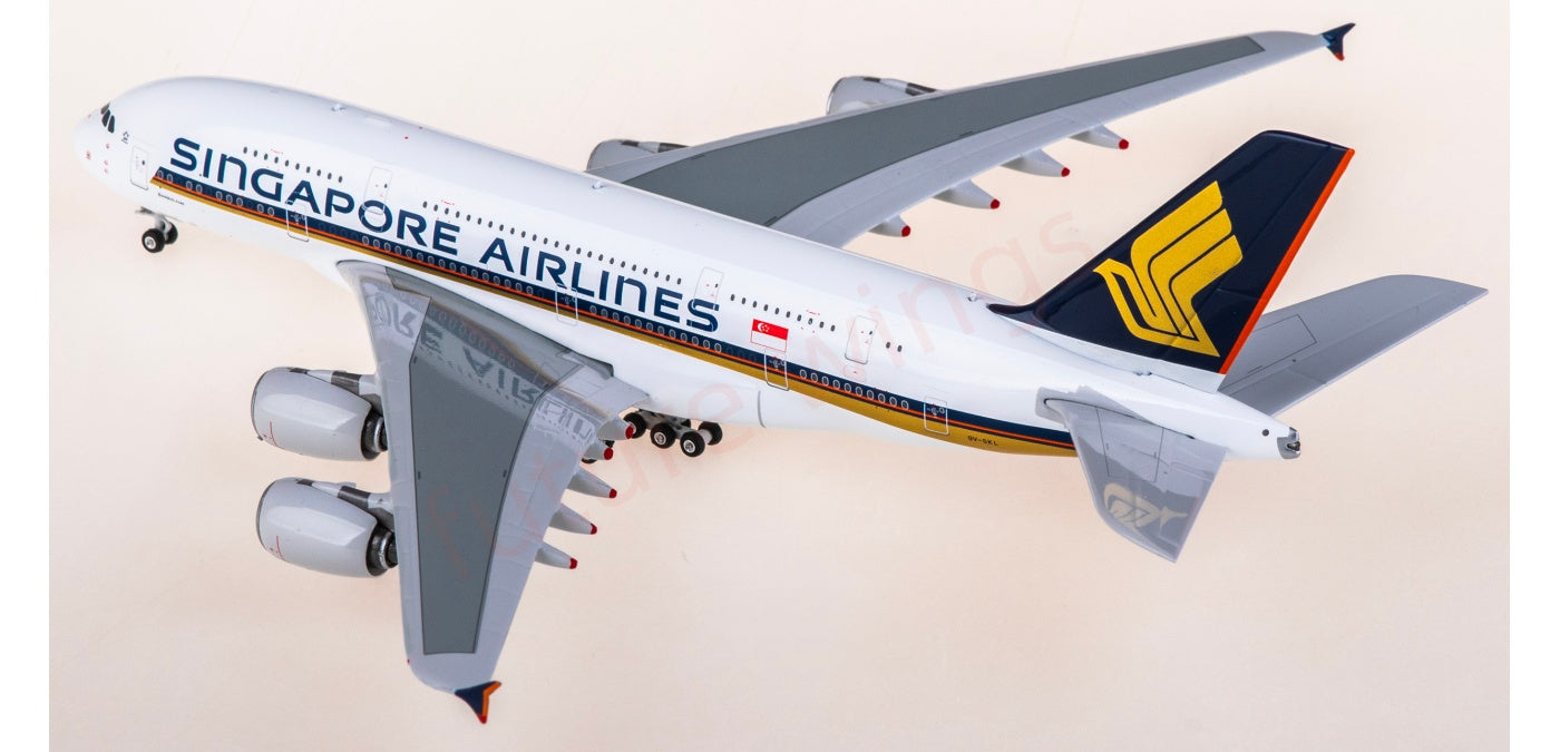 1:400 Phoenix PH04646 Singapore Airlines Airbus A380 9V-SKL Aircraft Model+Free Tractor