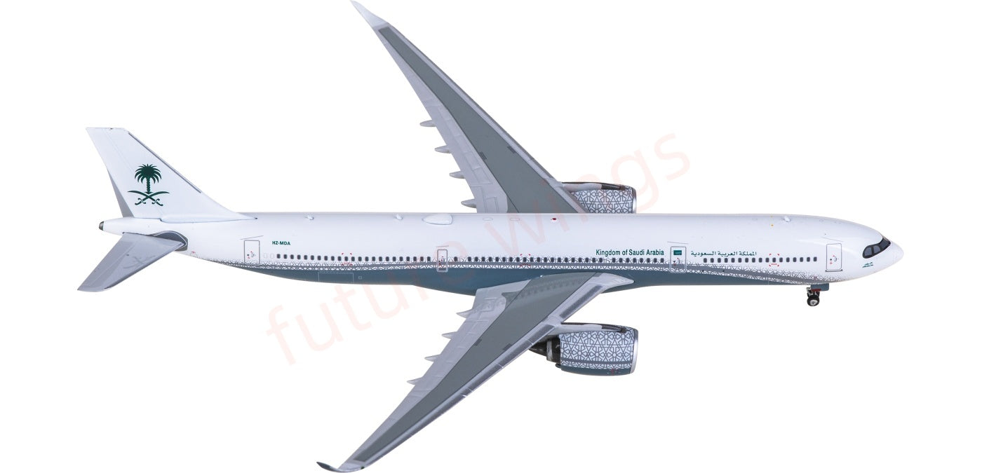 1:400 Phoenix PH11999 Desert Wings Aviation Airbus A330-900neo HZ-MDA Aircraft Model+Free Tractor
