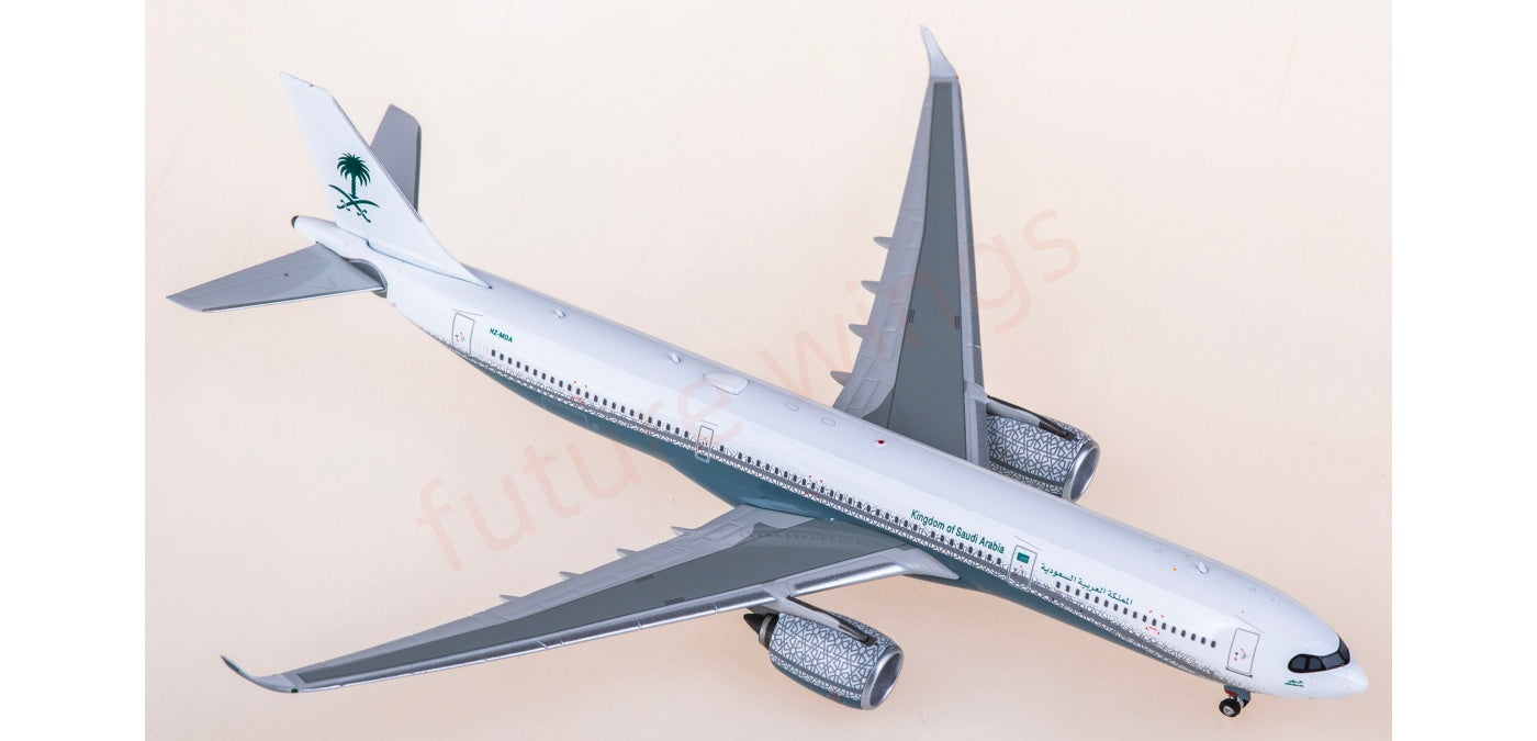 1:400 Phoenix PH11999 Desert Wings Aviation Airbus A330-900neo HZ-MDA Aircraft Model+Free Tractor