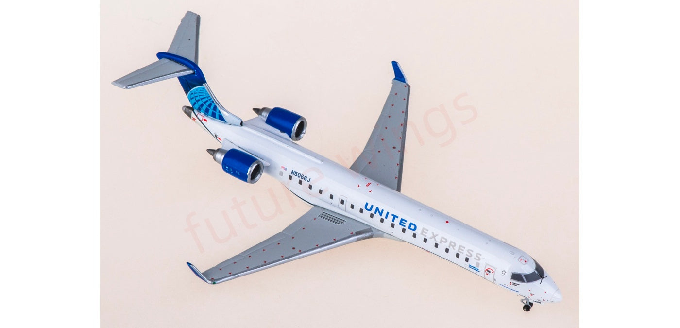 1:400 Geminijets GJUAL2341 United Airlines Bombardier CRJ550 N506GJ Aircraft Model+Free Tractor