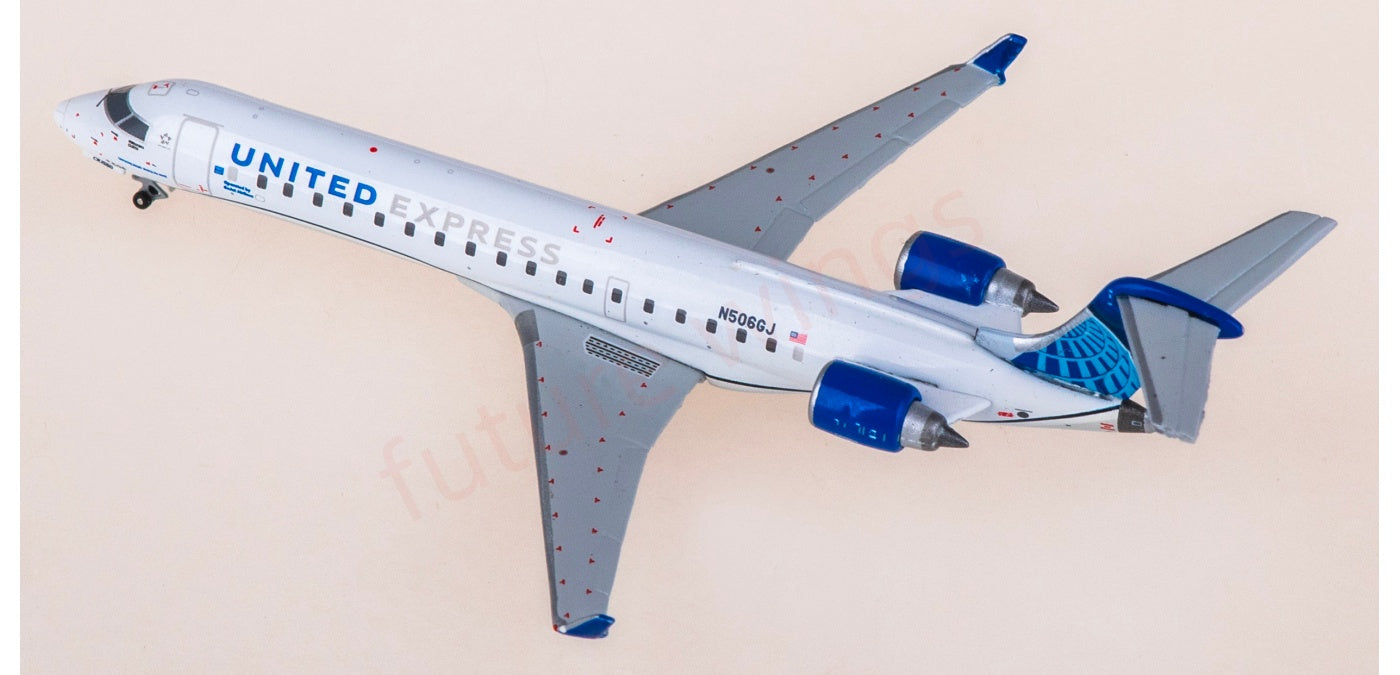 1:400 Geminijets GJUAL2341 United Airlines Bombardier CRJ550 N506GJ Aircraft Model+Free Tractor
