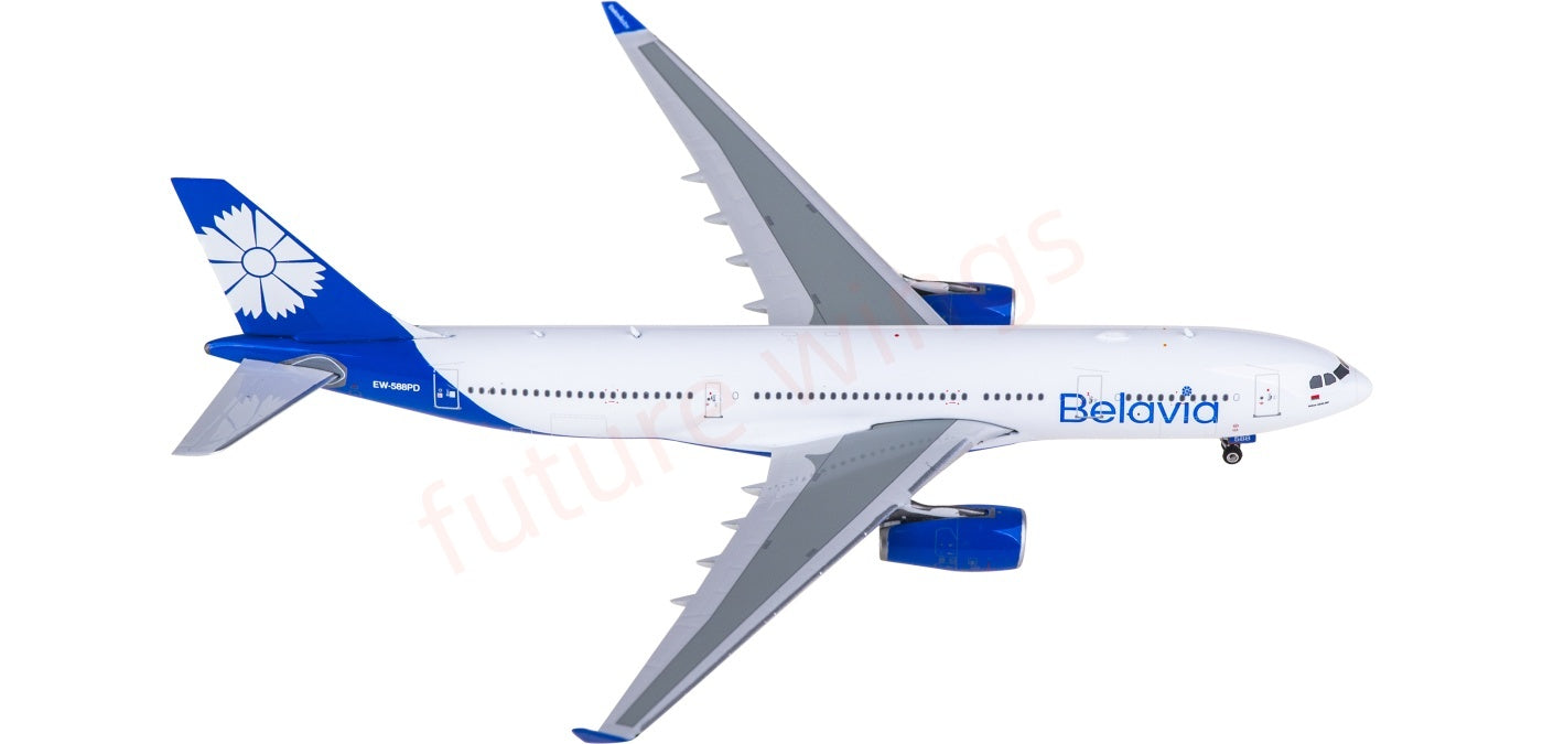 1:400 Phoenix PH12022 Belavia Airbus A330-200 EW-588PD Aircraft Model+Free Tractor