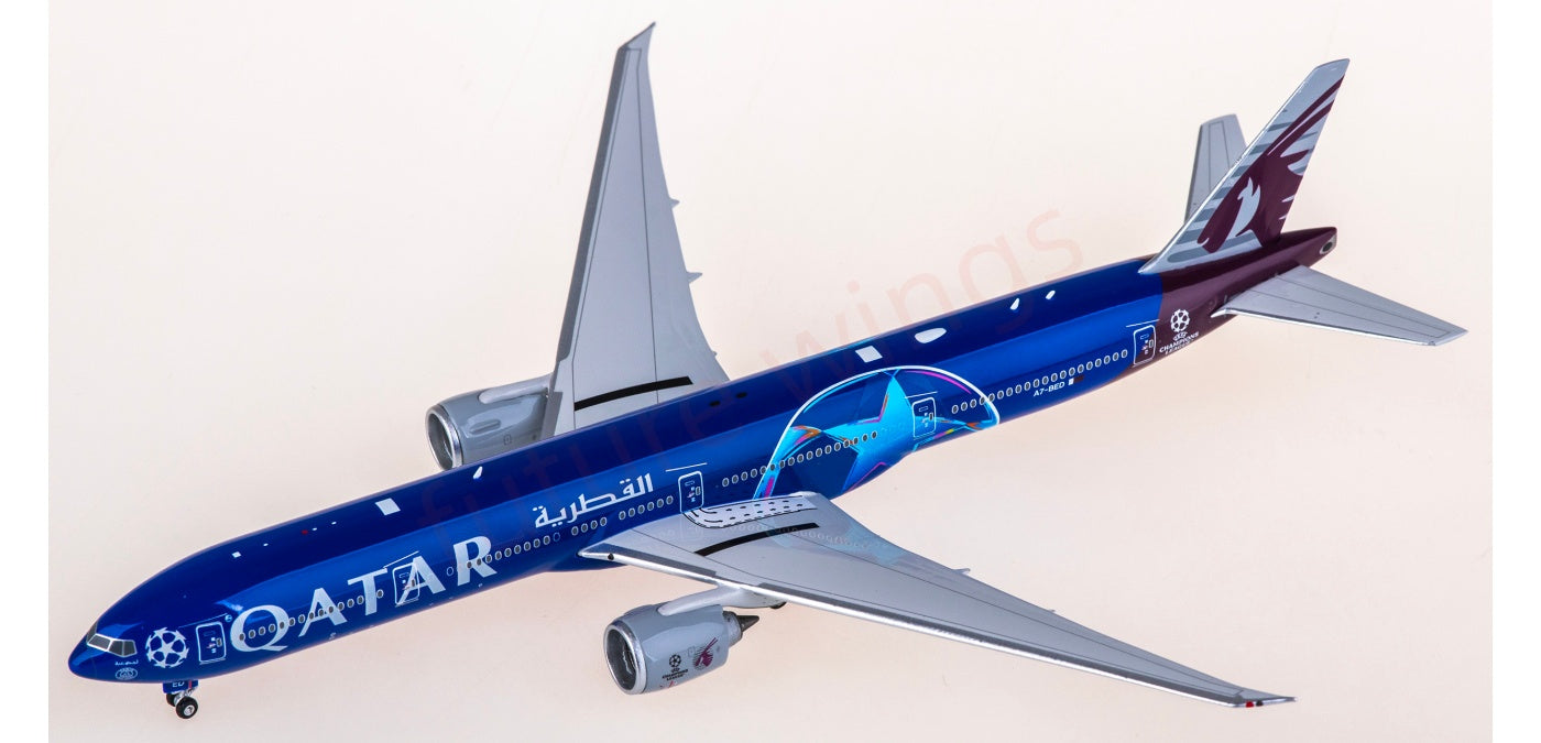 1:400 Phoenix PH04655 Qatar Airways Boeing 777-300ER A7-BED Aircraft Model+Free Tractor