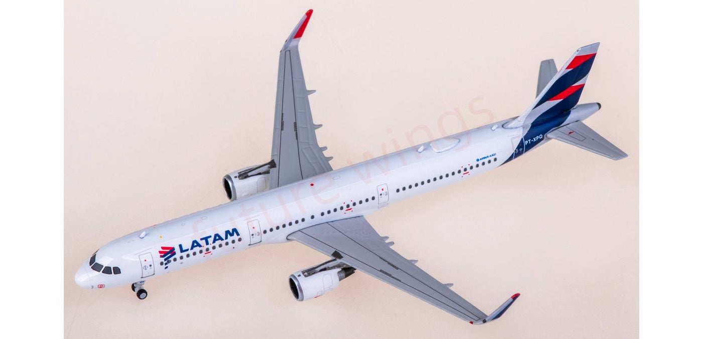 1:400 Phoenix PH12045 LATAM Airbus A321 PT-XPQ Aircraft Model+Free Tractor
