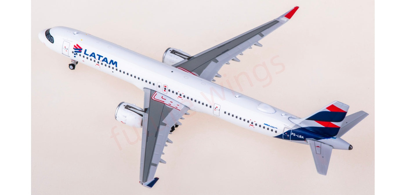 1:400 Phoenix PH12045 LATAM Airbus A321 PT-XPQ Aircraft Model+Free Tractor