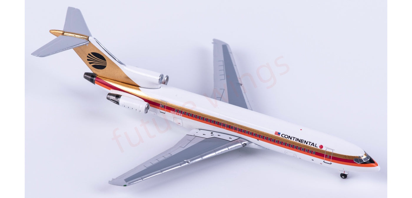 1:400 AeroClassics AC411478 Continental Airlines B727-200 N66733 Aircraft Model+Free Tractor