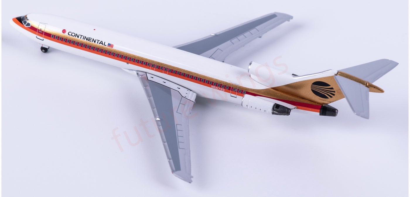 1:400 AeroClassics AC411478 Continental Airlines B727-200 N66733 Aircraft Model+Free Tractor