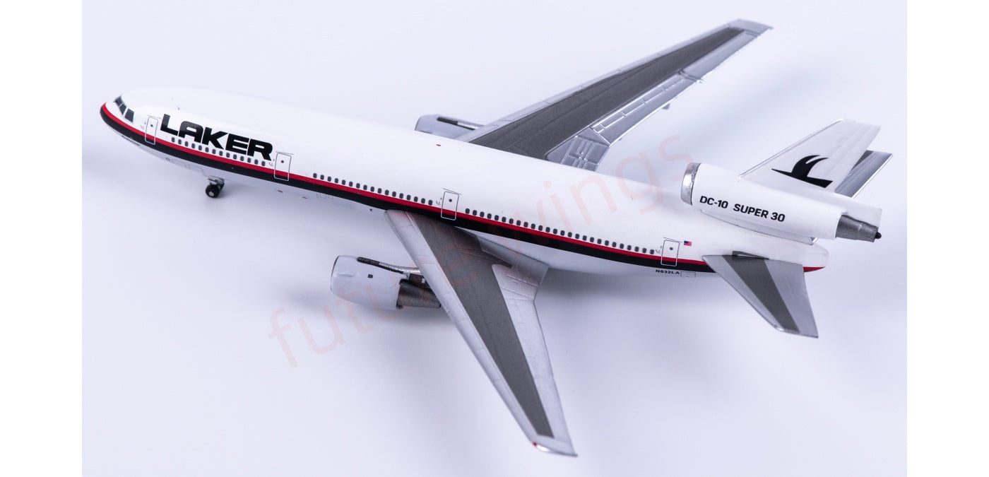 1:400 AeroClassics AC411425 Laker Airways McDonnell Douglas DC-10-30 N832LA Aircraft Model+Free Tractor