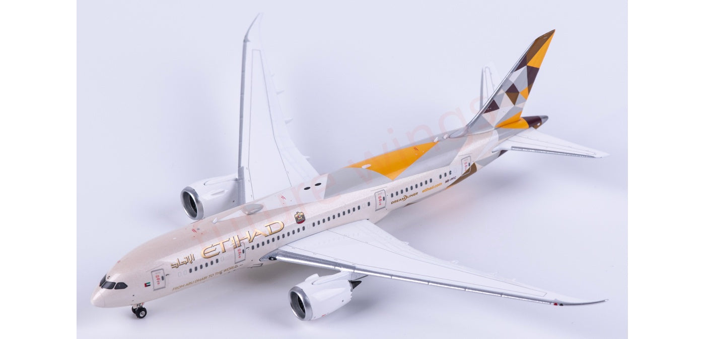 1:400 Phoenix PH12065 Etihad Airways B787-8 A6-PFC Aircraft Model+Free Tractor