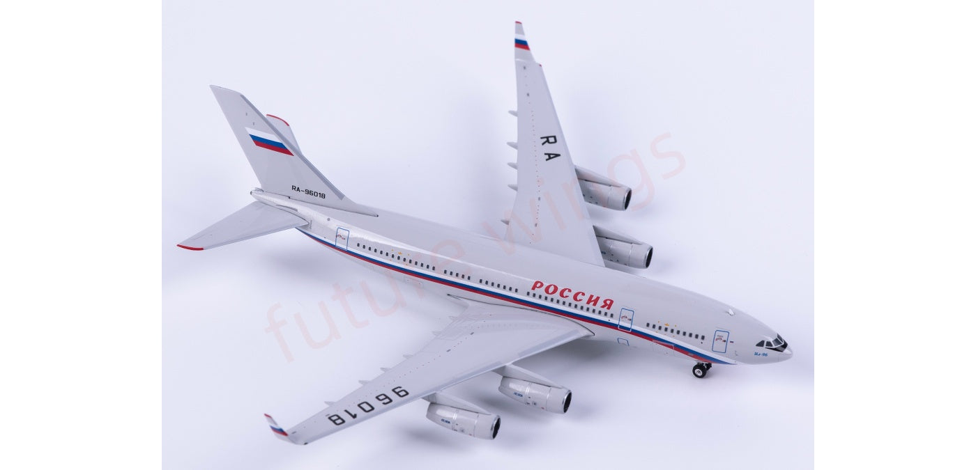 1:400 Phoenix PH12053 Rossiya Special Flight Detachment Ilyushin IL-96-300 RA-96018 Aircraft Model+Free Tractor