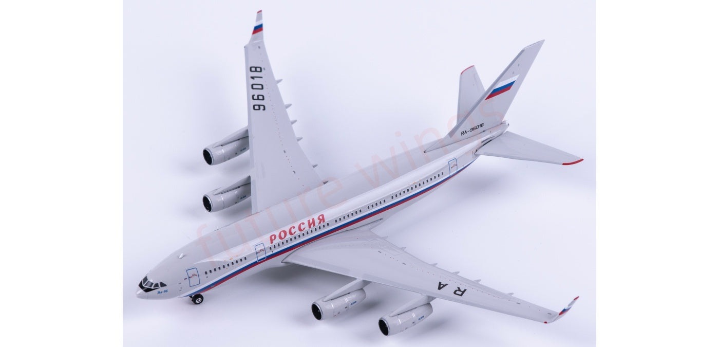 1:400 Phoenix PH12053 Rossiya Special Flight Detachment Ilyushin IL-96-300 RA-96018 Aircraft Model+Free Tractor