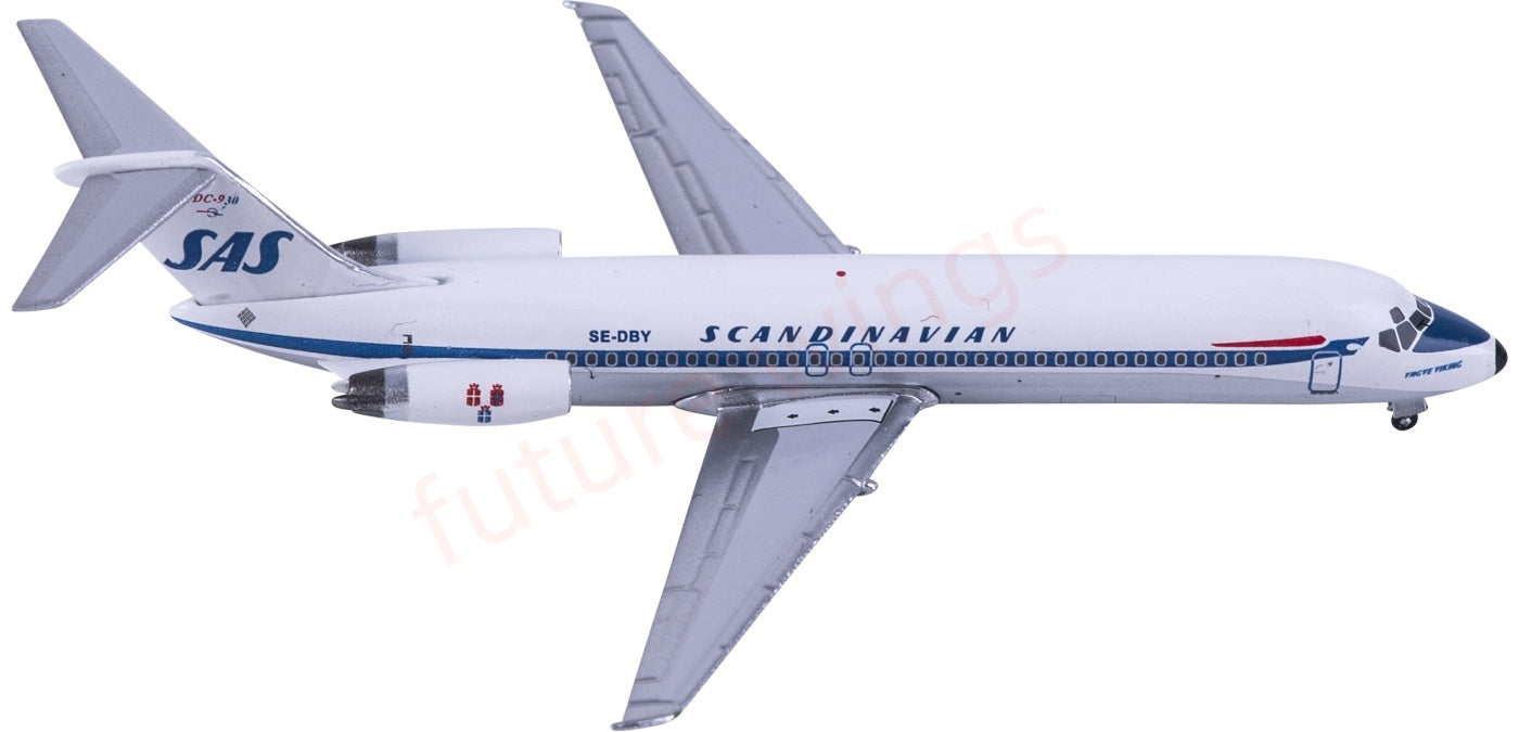 1:400 AeroClassics AC411444 SAS McDonnell Douglas DC-9-32 SE-DBY Aircraft Model+Free Tractor