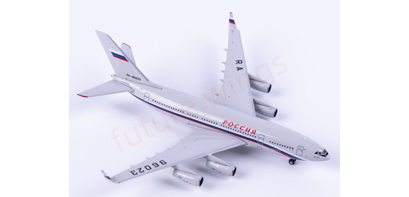 1:400 Phoenix PH12054 Rossiya Special Flight Detachment Ilyushin IL-96-300 RA-96023 Aircraft Model+Free Tractor