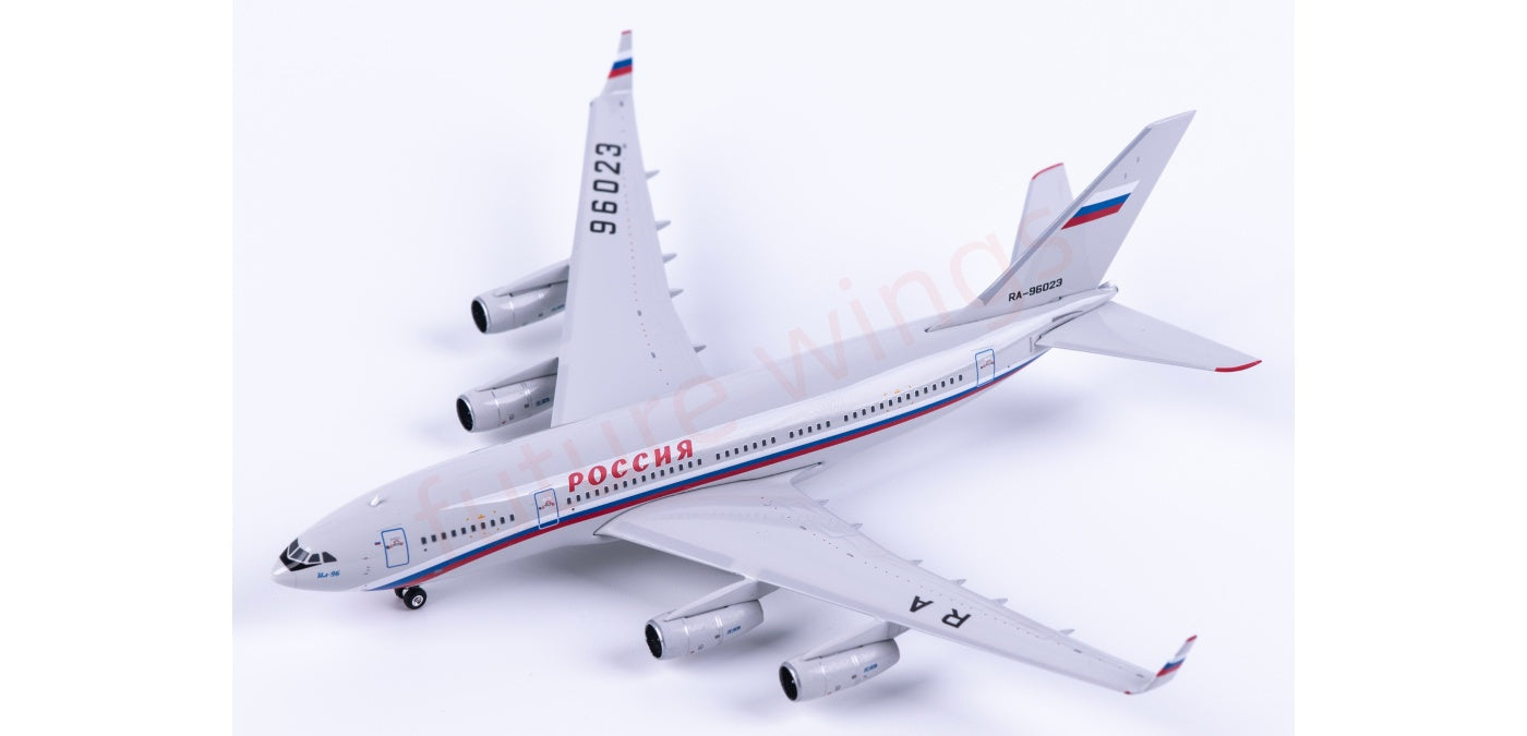 1:400 Phoenix PH12054 Rossiya Special Flight Detachment Ilyushin IL-96-300 RA-96023 Aircraft Model+Free Tractor