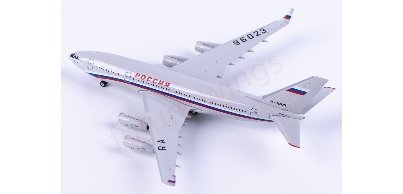 1:400 Phoenix PH12054 Rossiya Special Flight Detachment Ilyushin IL-96-300 RA-96023 Aircraft Model+Free Tractor