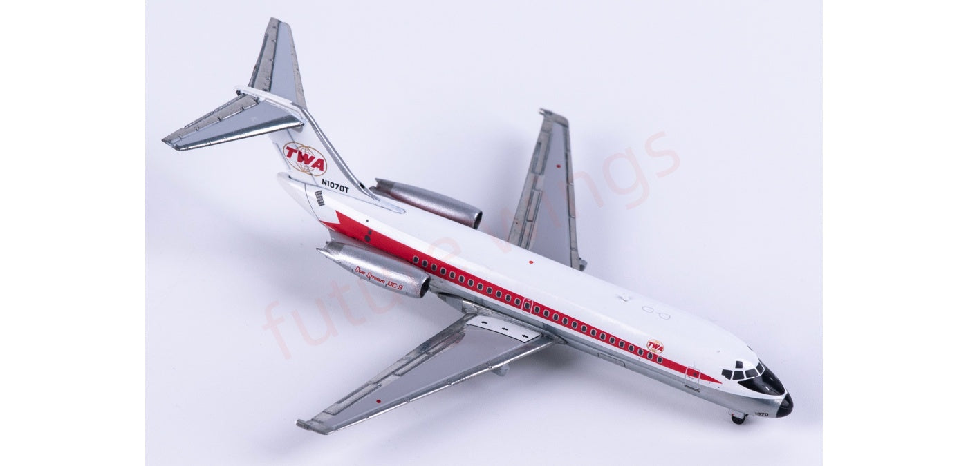 1:400 V1-V40 V400008 TWA McDonnell Douglas DC-9-15 N1070T Aircraft Model Free Tractor+Stand