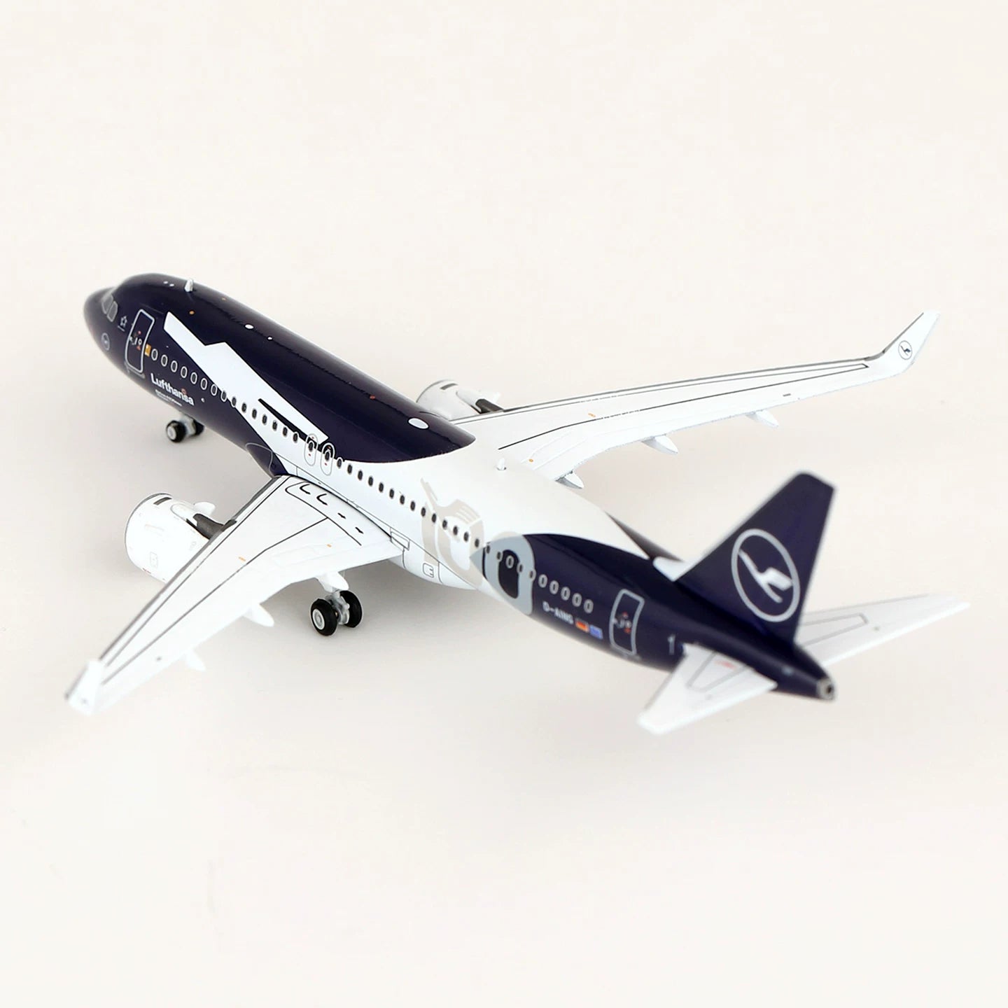 1:400 HX Models Lufthansa Airlines A320neo D-AING/D-AIND "100Years"Aircraft Model+Free Tractor