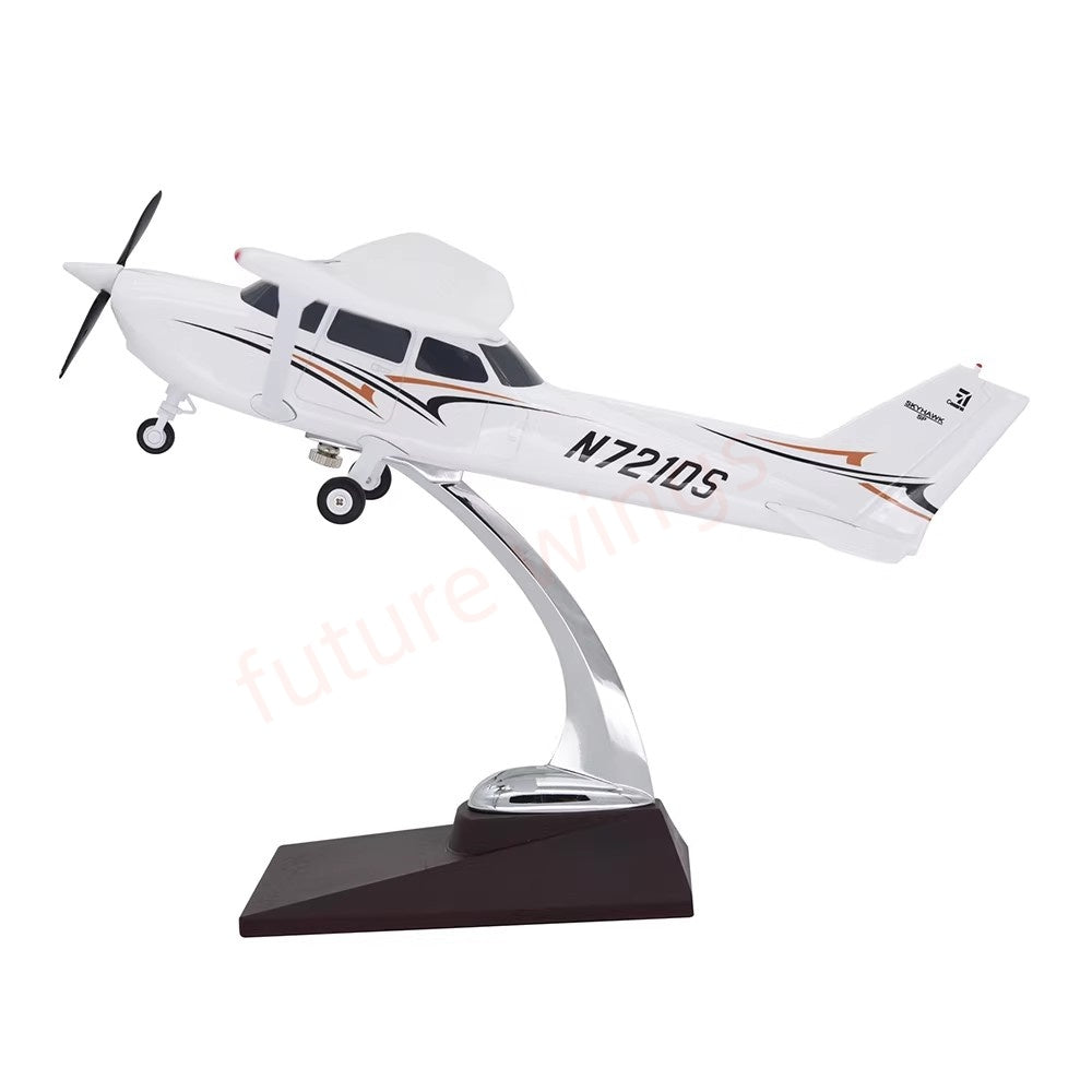 (RARE) Cessna 172R Model With Stand (about 28cm)