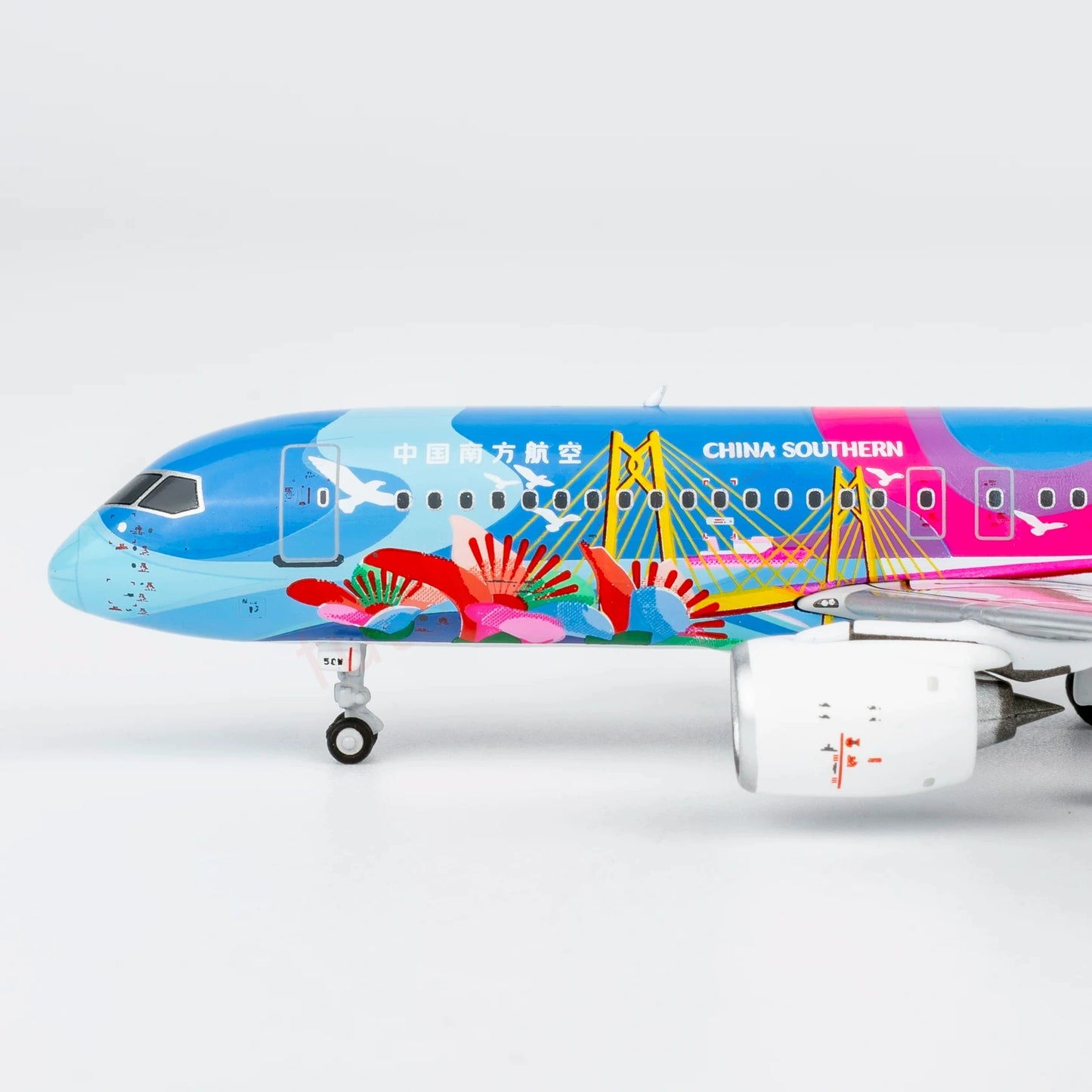 1:400 NG Models NG24186 China Southern Airlines Comac C919 B-658W+Free Tractor