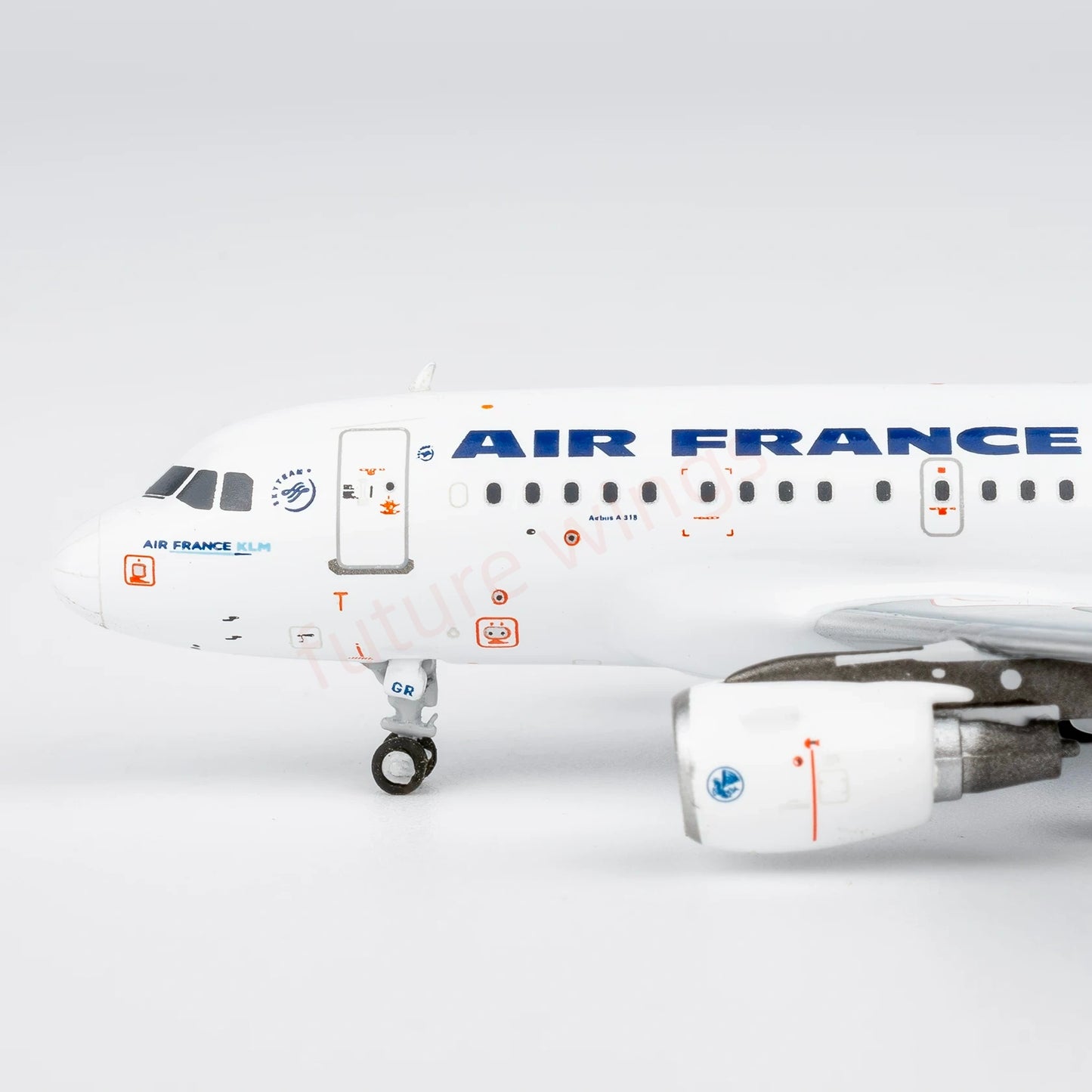 1:400 NG Models NG48025 Air France A318 F-GUGR Aircraft Model+Free Tractor