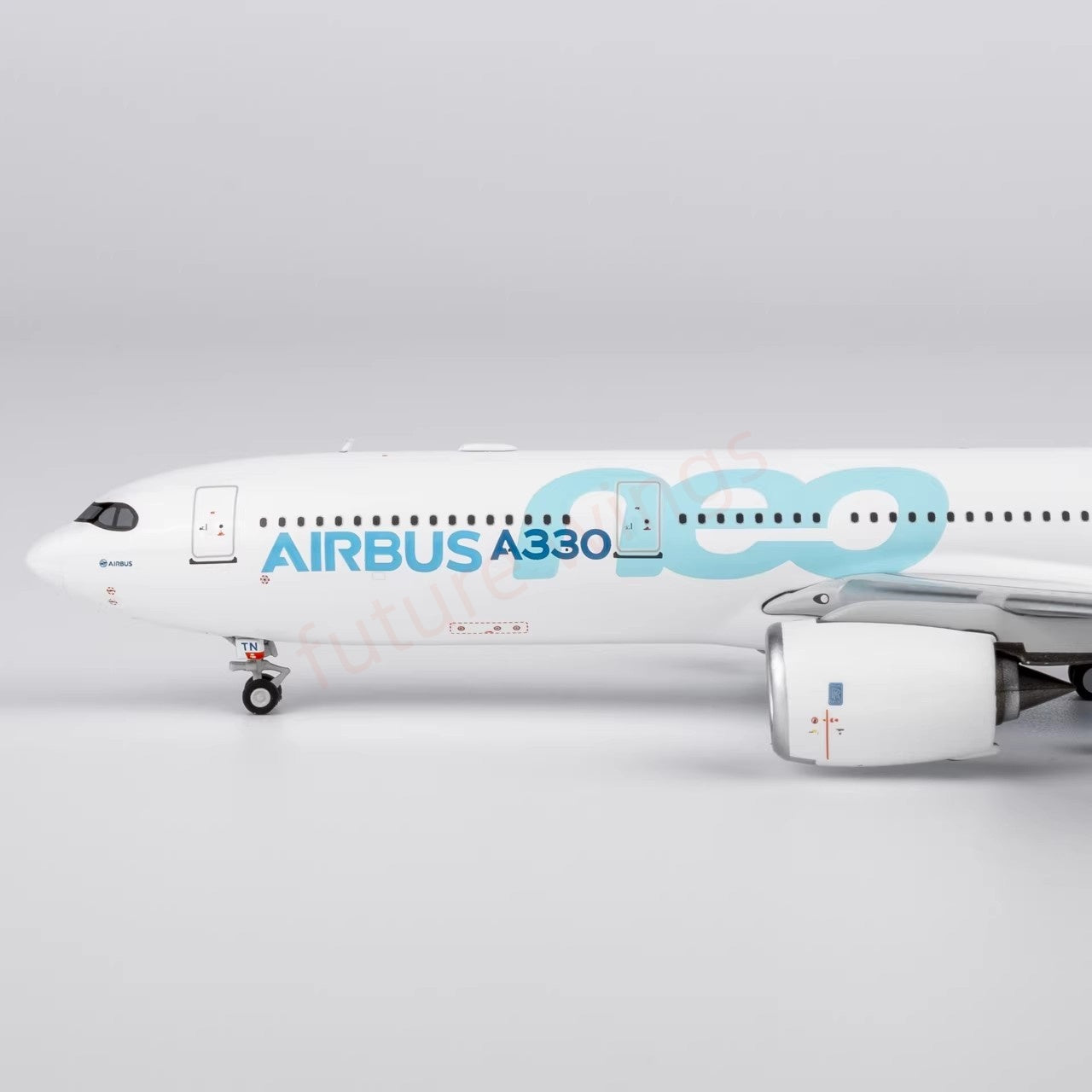 1:400 NG Models NG68004 Airbus House Color A330-900 F-WTTN Aircraft Model+Free Tractor