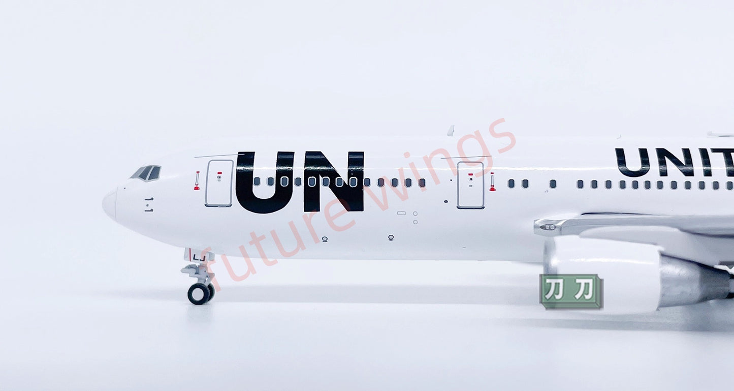 1:400 HaHa Model United National B767-300ER ET-ALJ Aircraft Model+Free Tractor