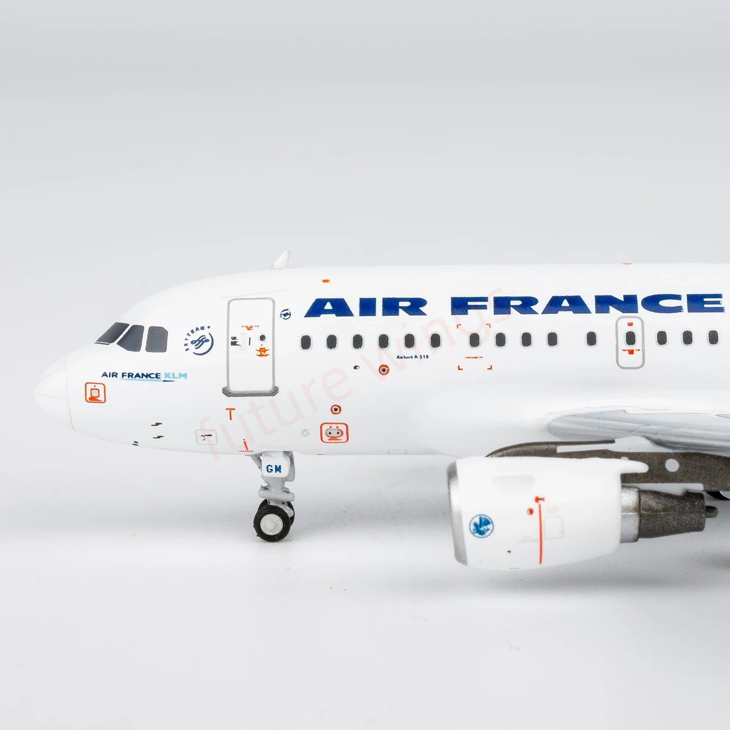 1:400 NG Models NG48026 Air France A318 F-GUGM Aircraft Model+Free Tractor