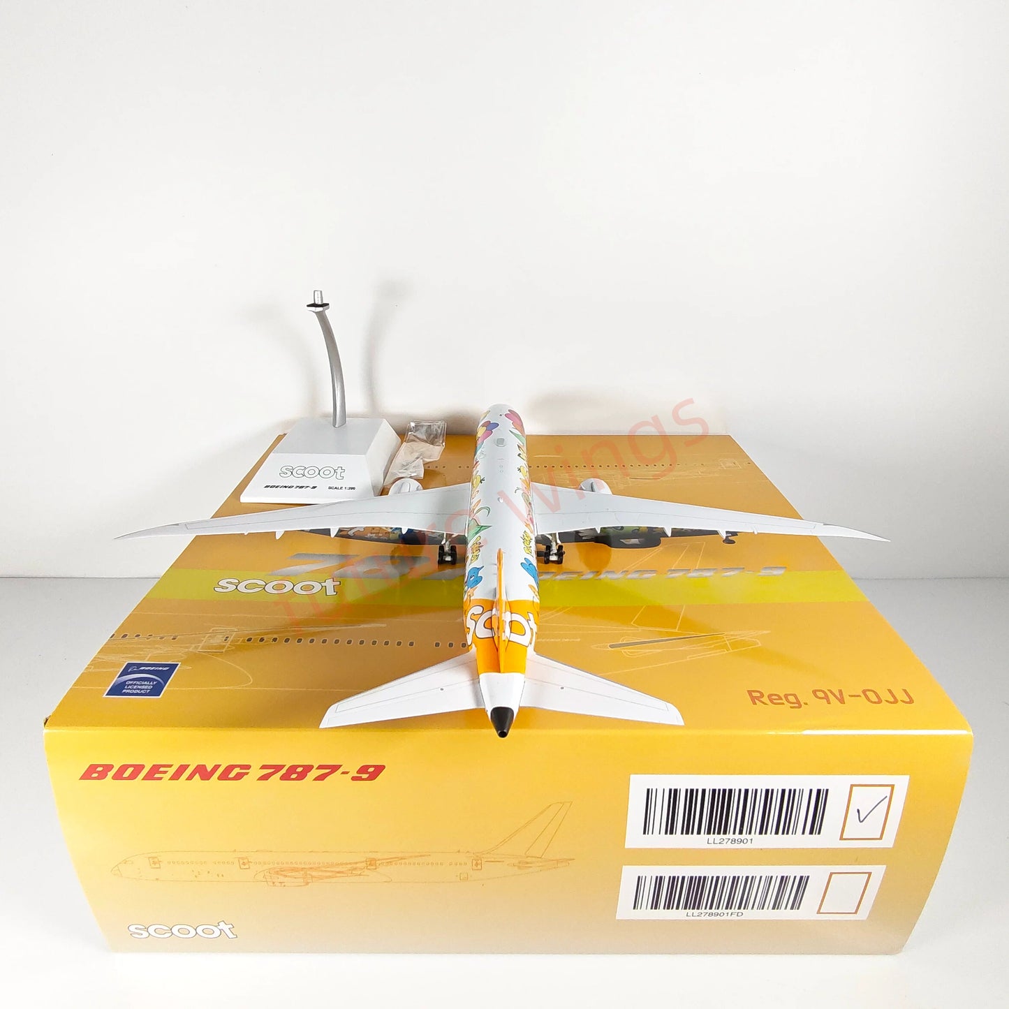 1:200 LL Wings(JC Wings) Scott B787-9 9V-OJJ Diecast Aircraft Model