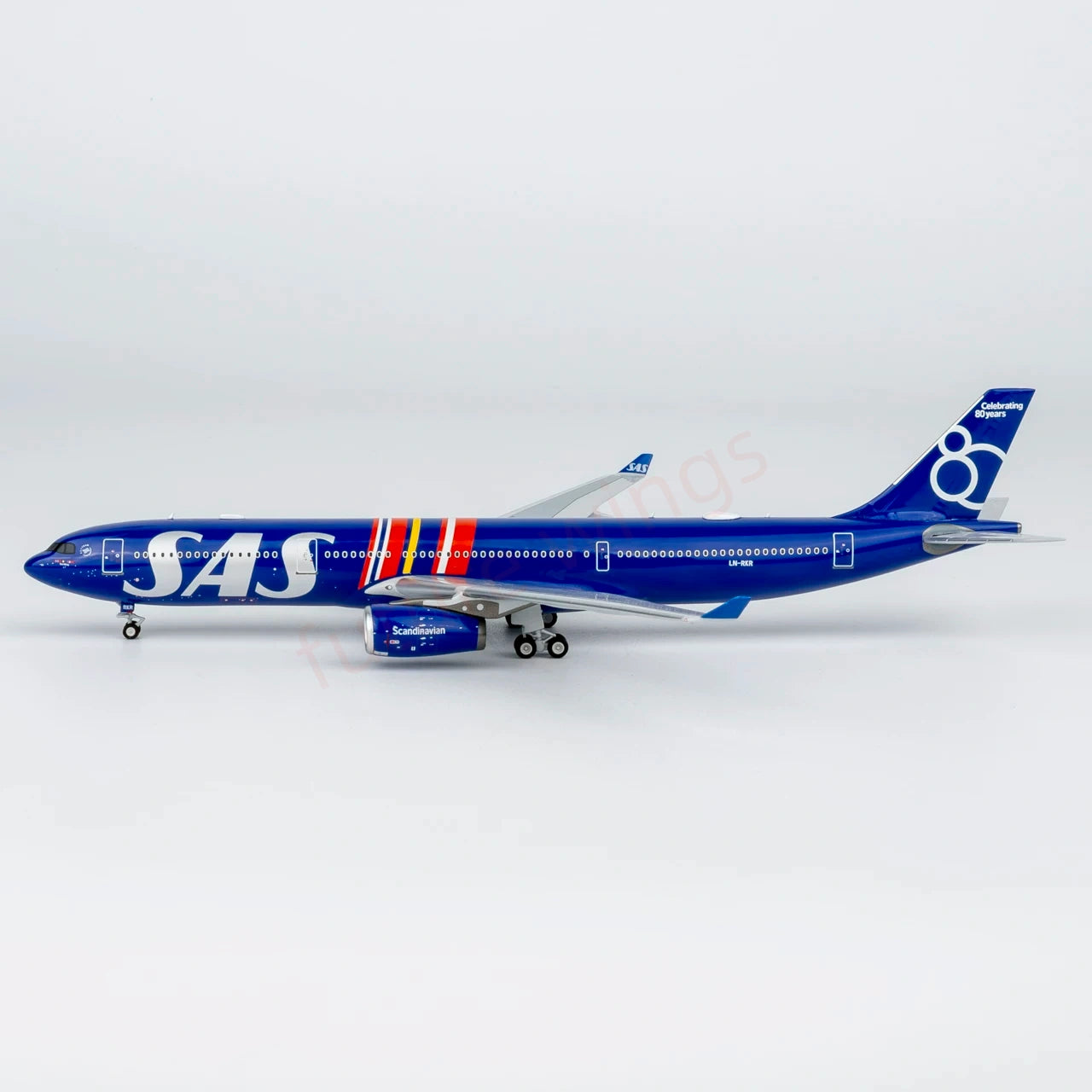1:400 NG Models NG62088 SAS A330-300 LN-RKR Aircraft Model+FreeTractor