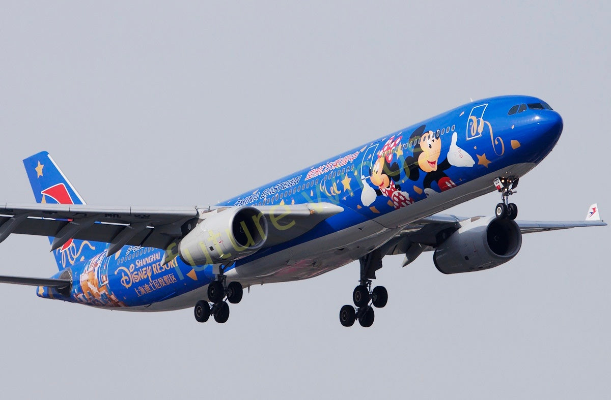 1:200 KJ Models(InFlight200) China Eastern Airlines A330-300 B-6120 Aircraft Model With Stand