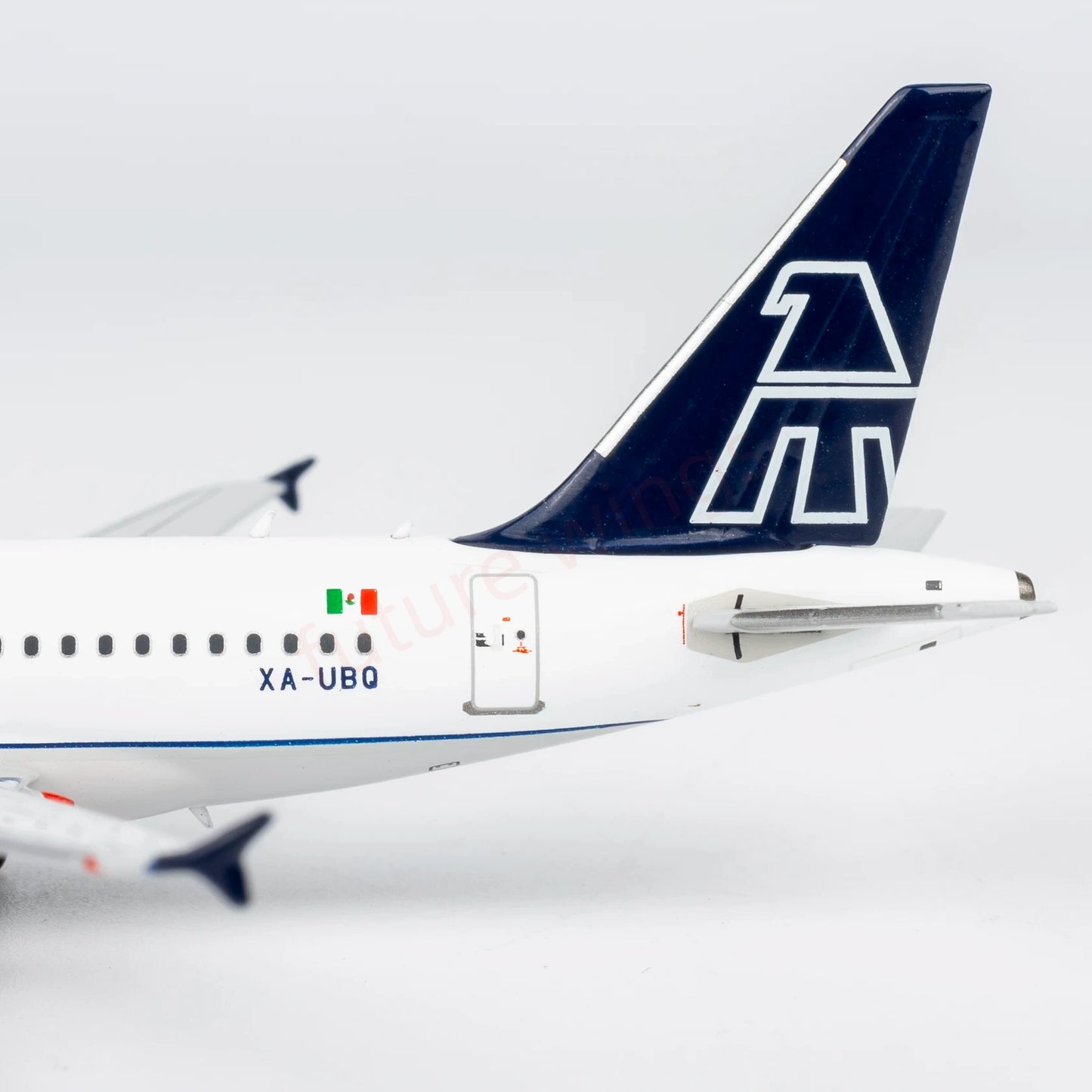 1:400 NG Models NG48029 Mexicana A318 XA-UBQ Aircraft Model+Free Tractor