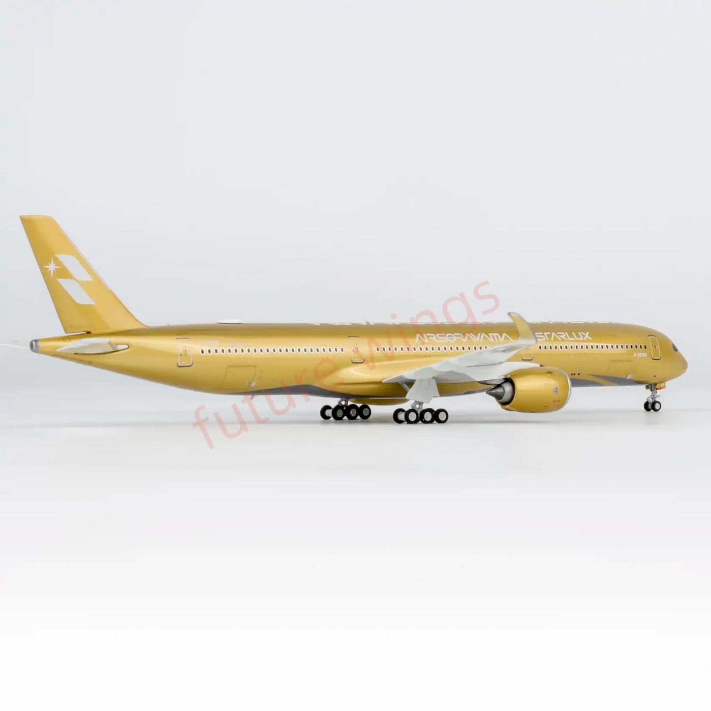 1:400 NG Models NG57048 Starlux Airlines A350-1000 B-58554+Free Tractor
