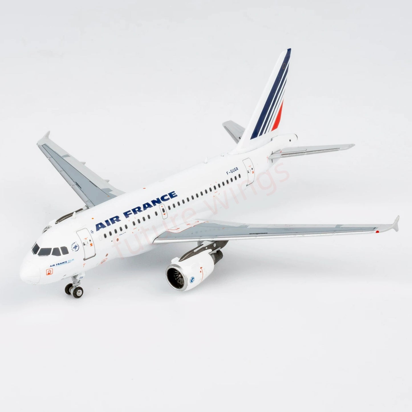 1:400 NG Models NG48025 Air France A318 F-GUGR Aircraft Model+Free Tractor