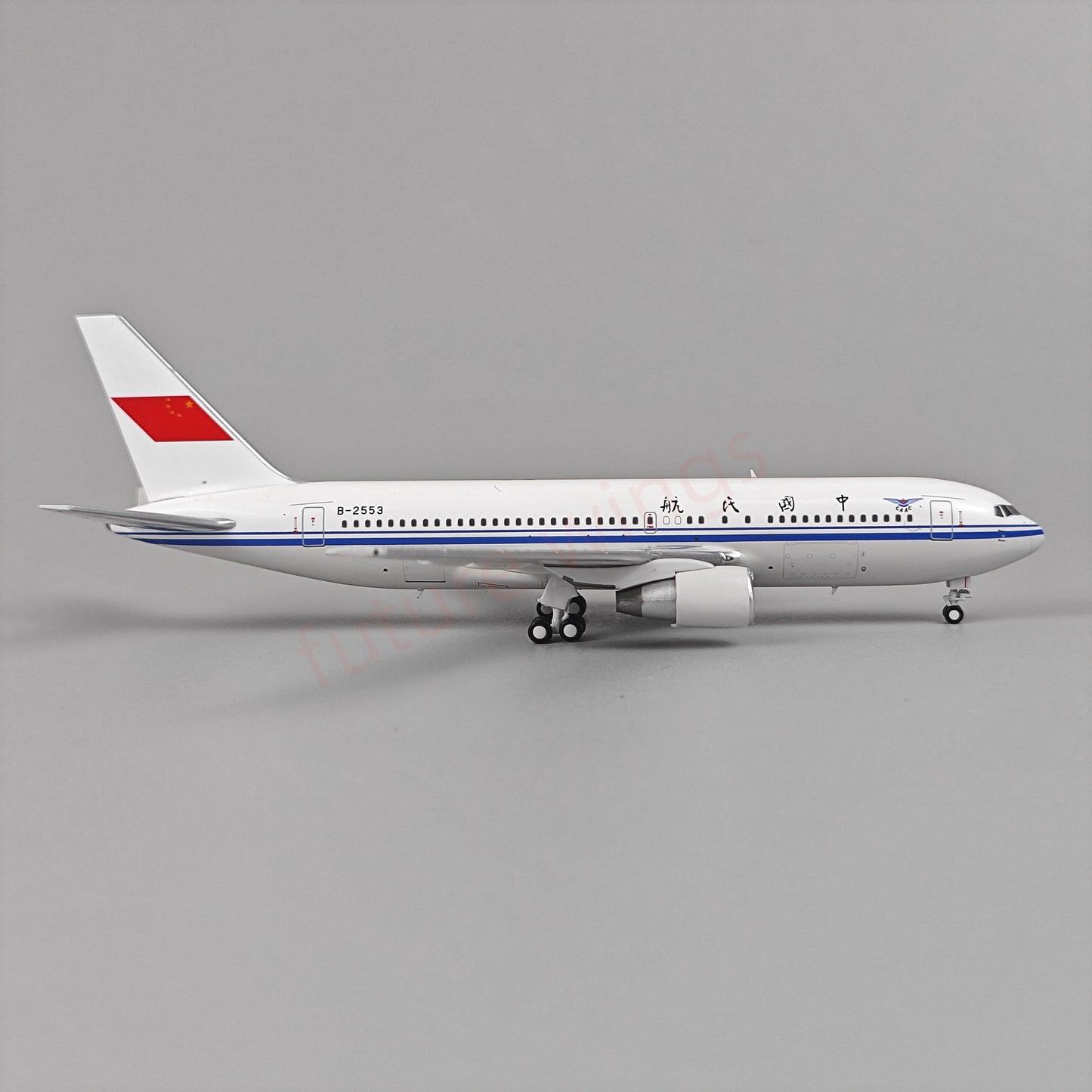 1:400 C Model CAAC B767-200ER B-2553 Aircraft Model+Free Tractor