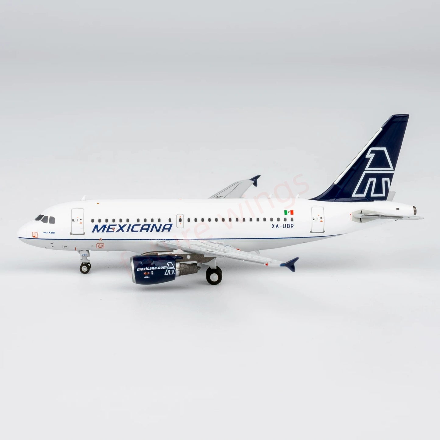 1:400 NG Models NG48030 Mexicana A318 XA-UBR Aircraft Model+Free Tractor