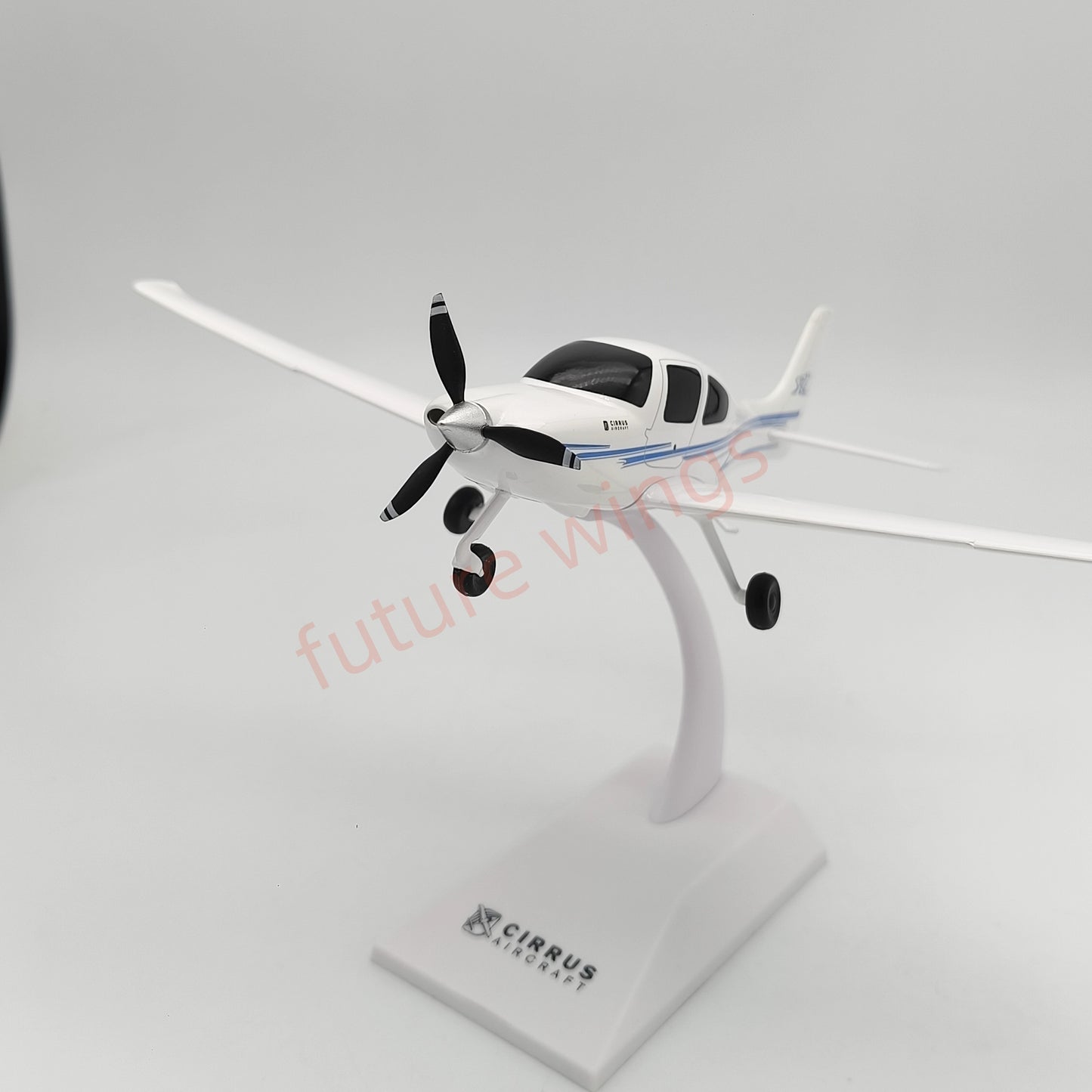 1:48 CIRRUS Aircraft CIRRUS SR20/SR22 Plastic Aircraft Model With Stand