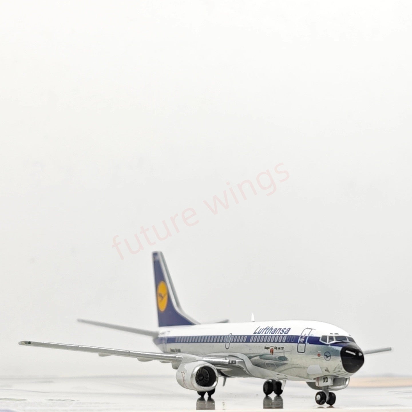 1:400 JC Wings EW4733003 Lufthansa Airlines B737-300 D-ABXD Aircraft Model+Free Tractor
