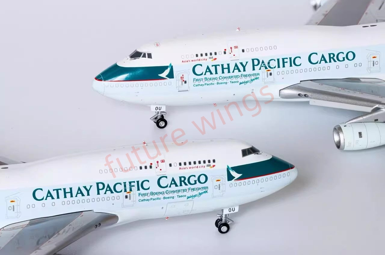 1:400 CW Cathay Pacific Cargo B747-400BCF B-HOU Aircraft Model+Free Tractor