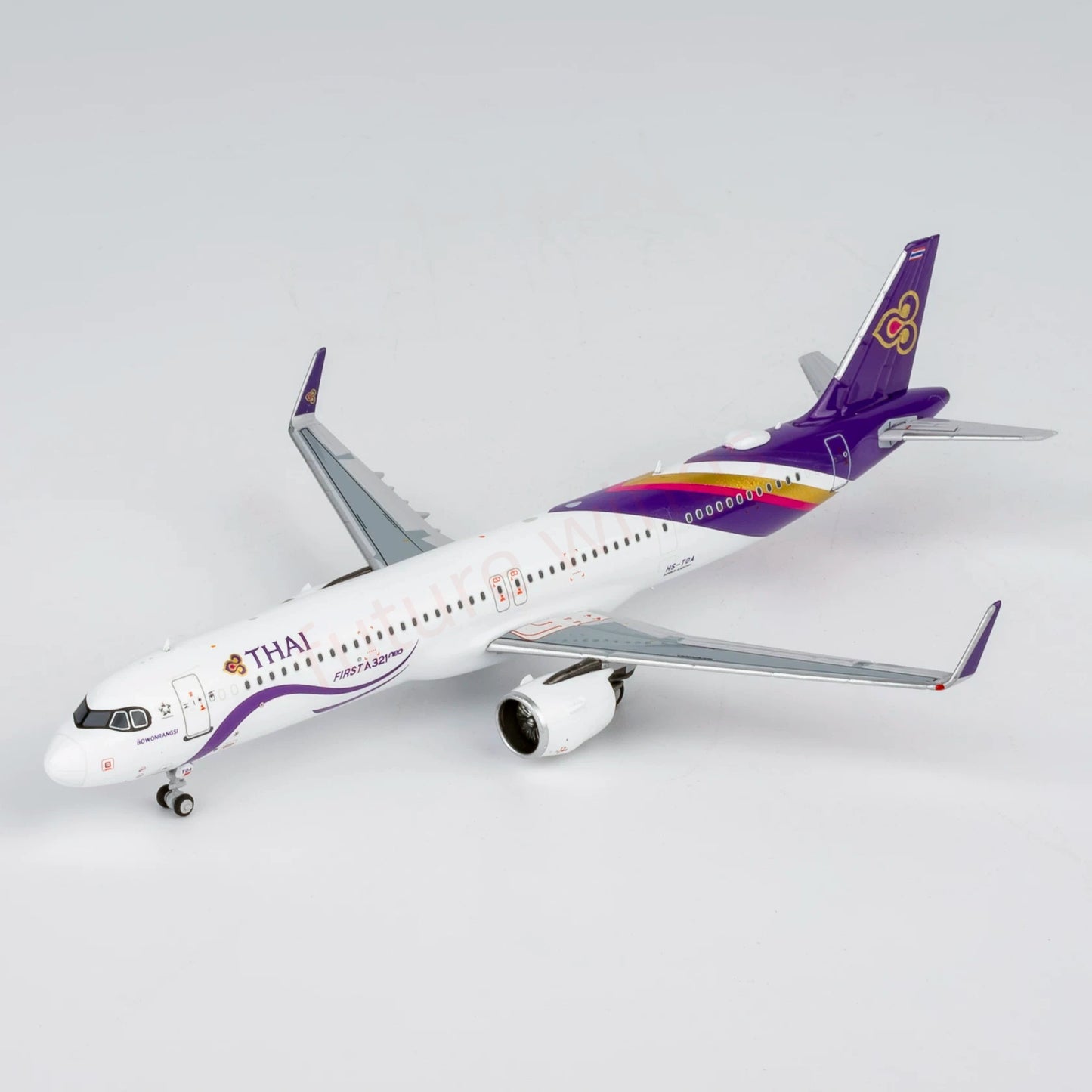 1:400 NG Models NG13148 Thai Airways A321neo HS-TOA Aircraft Model+Free Tractor