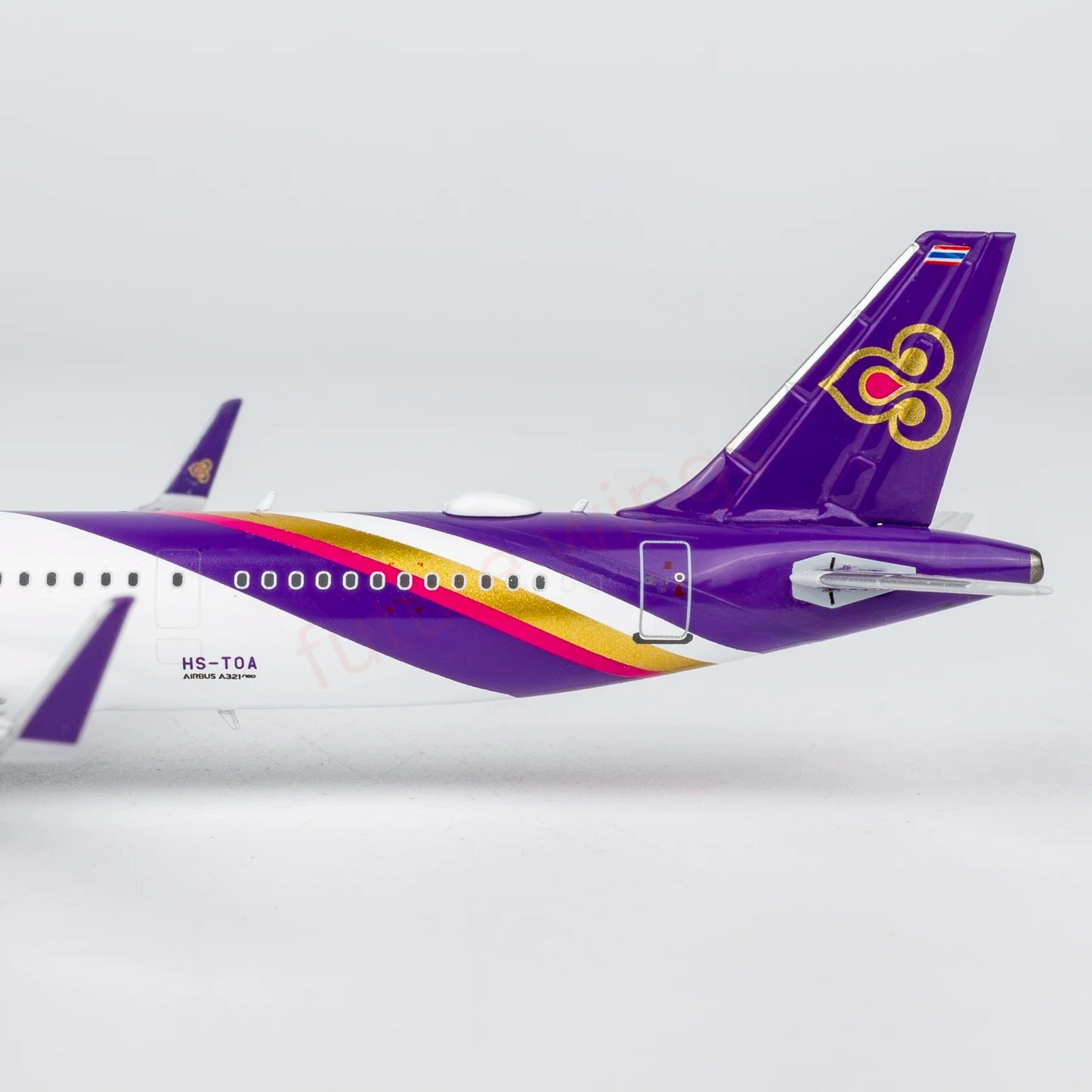 1:400 NG Models NG13148 Thai Airways A321neo HS-TOA Aircraft Model+Free Tractor