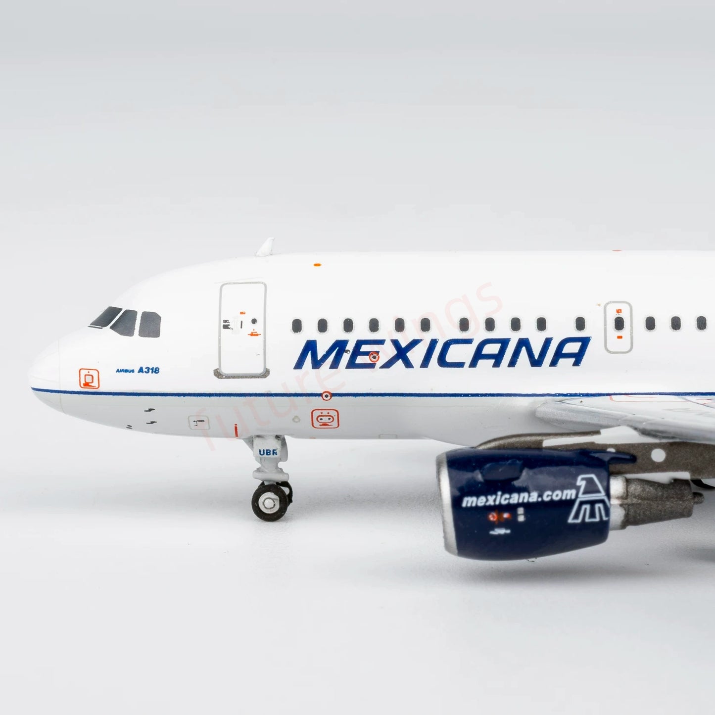 1:400 NG Models NG48030 Mexicana A318 XA-UBR Aircraft Model+Free Tractor
