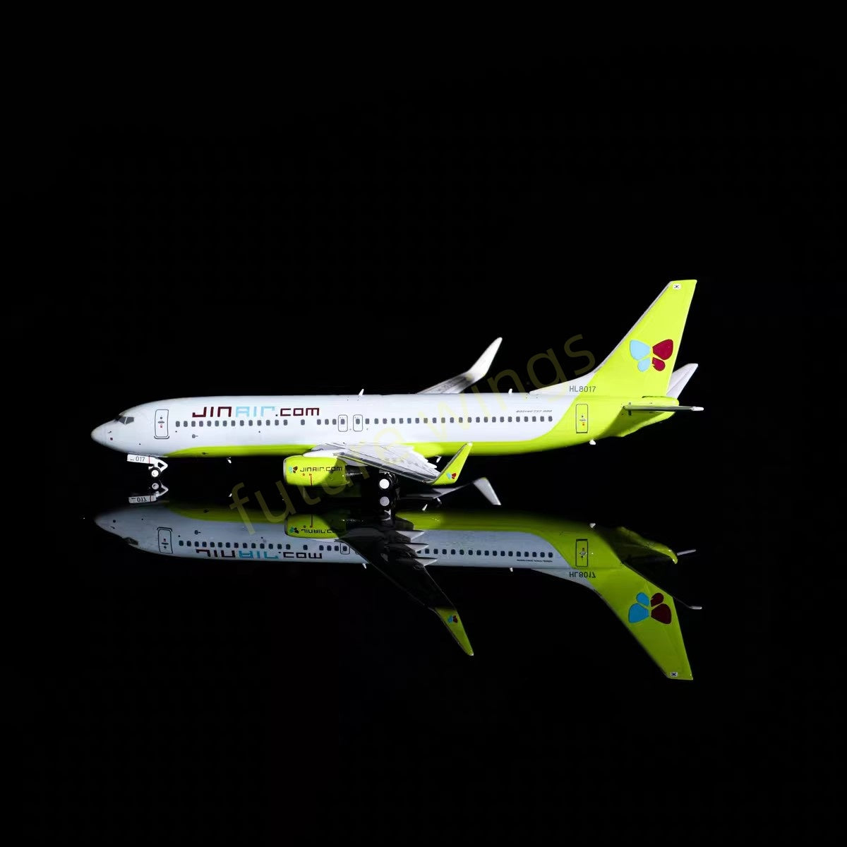 1:400 AeroPolaris Jin Air B737-800 HL8017 Aircraft Model+Free Tractor