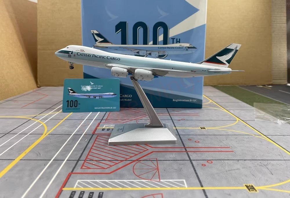 1:400 YY Wings Cathay Pacific B747-8F B-LJC Aircraft Model Free Tractor +Stand
