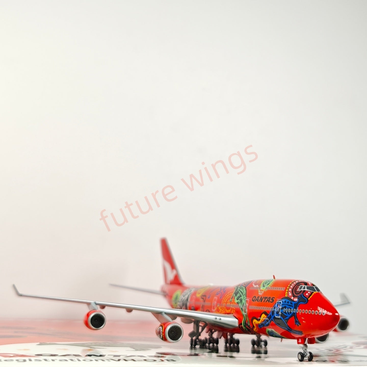 1:400 HX Models Qantas Airways B747-400 VH-OJB Aircraft Model Free Tractor +Stand