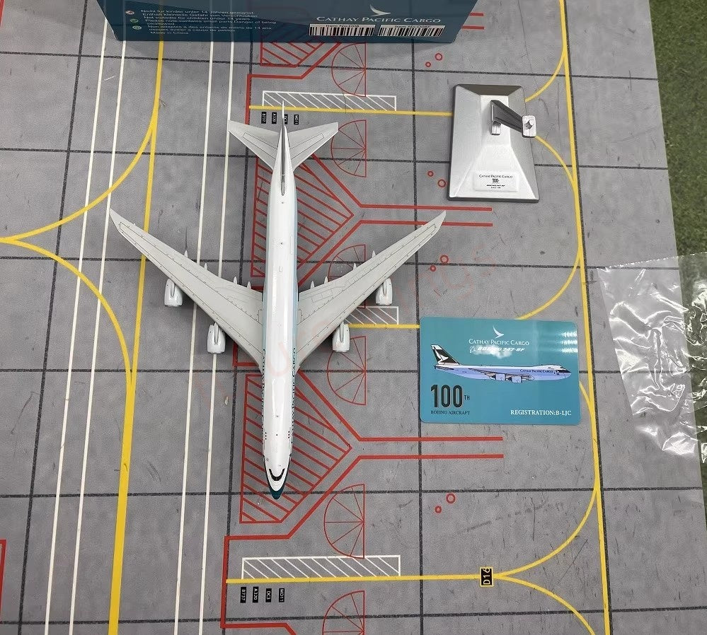 1:400 YY Wings Cathay Pacific B747-8F B-LJC Aircraft Model Free Tractor +Stand