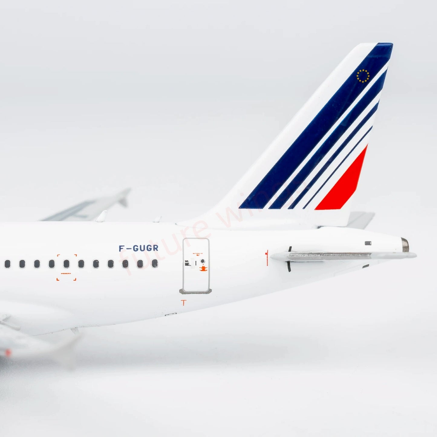 1:400 NG Models NG48025 Air France A318 F-GUGR Aircraft Model+Free Tractor