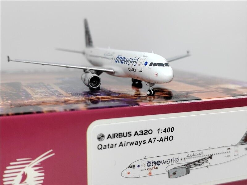 1:400 PandaModel Qatar Airways AirBus A320 A7-AHO "One World"+Free Tractor