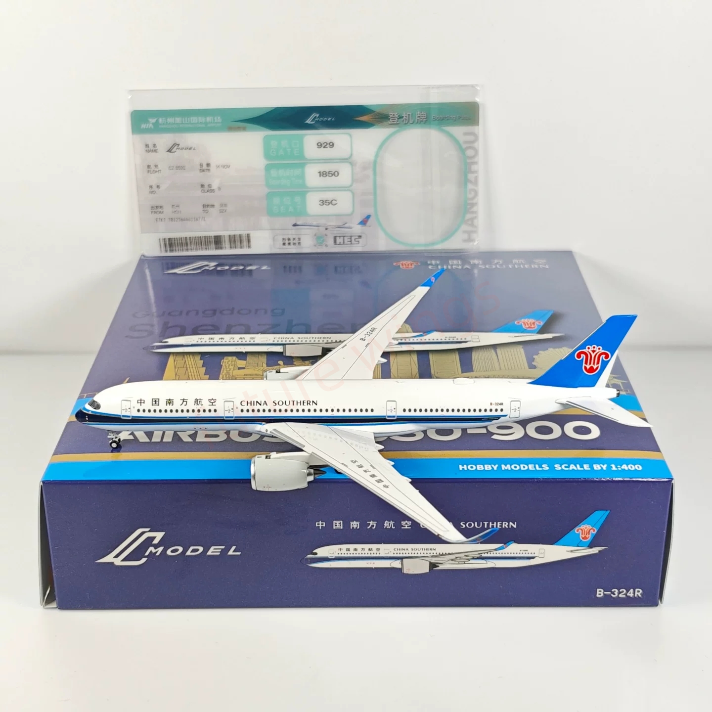 1:400 C Model China Southern Airlines A350-900 B-324R Aircraft Model+Free Tractor